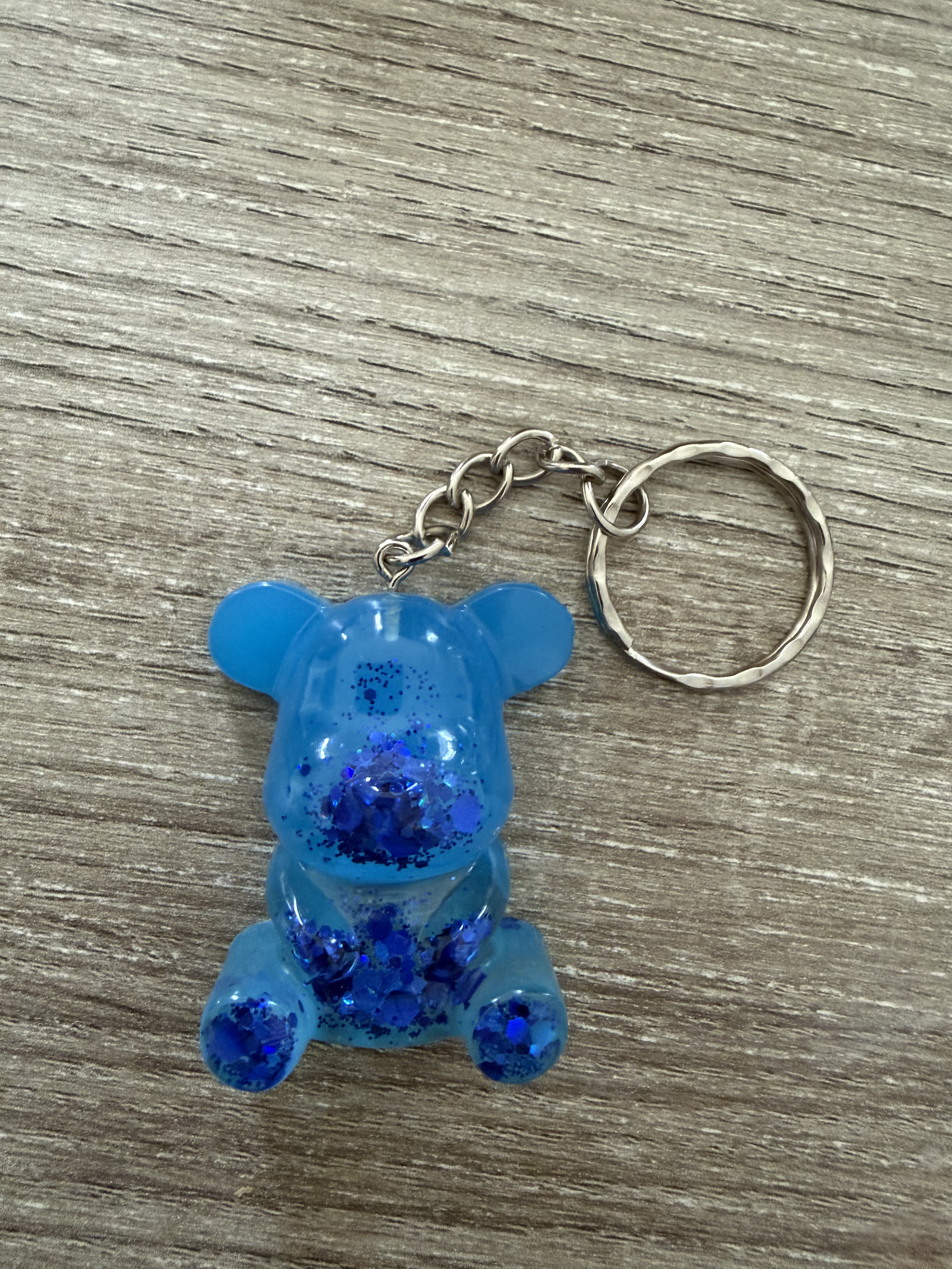 Porte clé ourson 45mm bleu paillette bleue