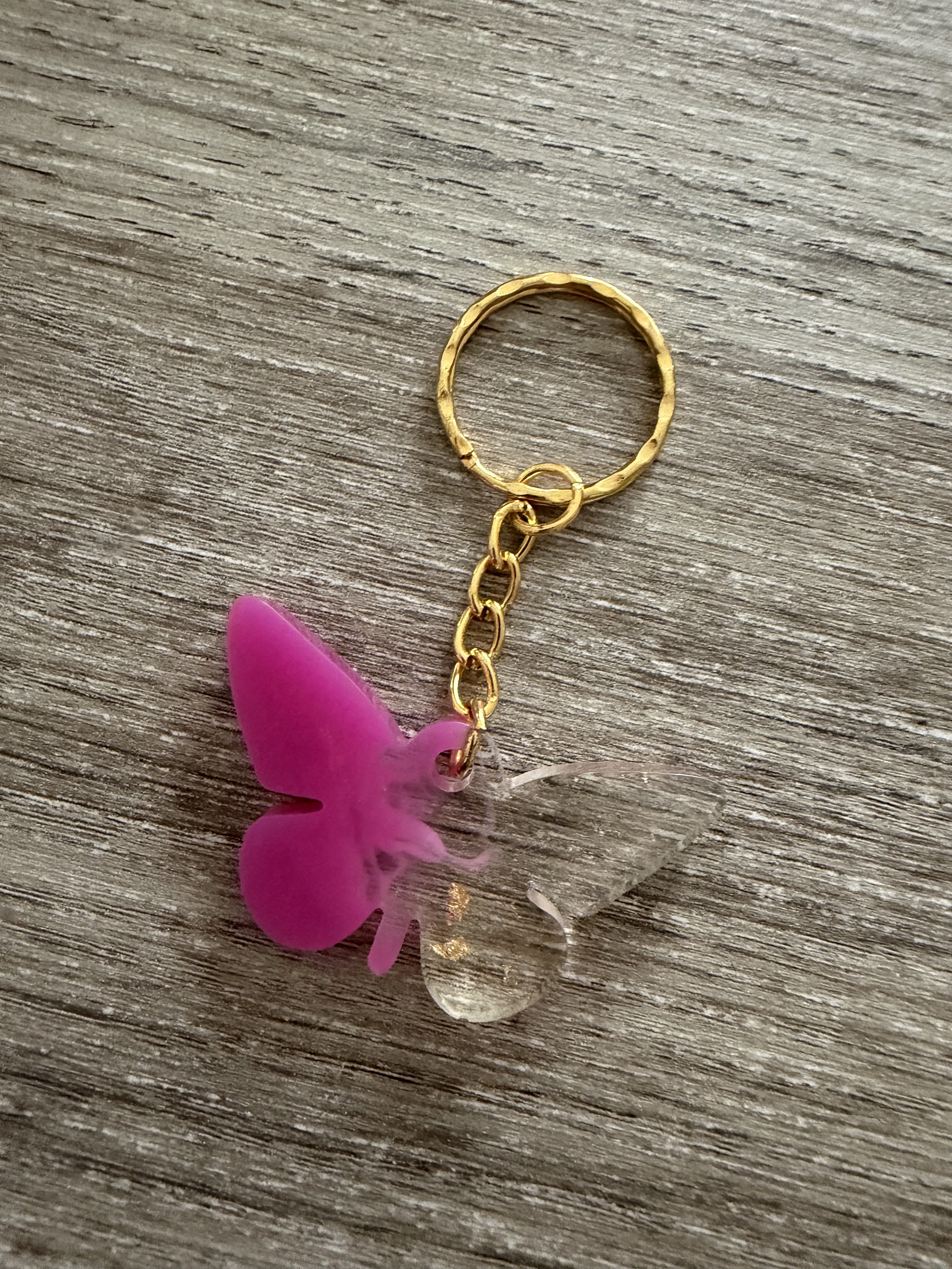 Porte clé papillon rose feuille d'or