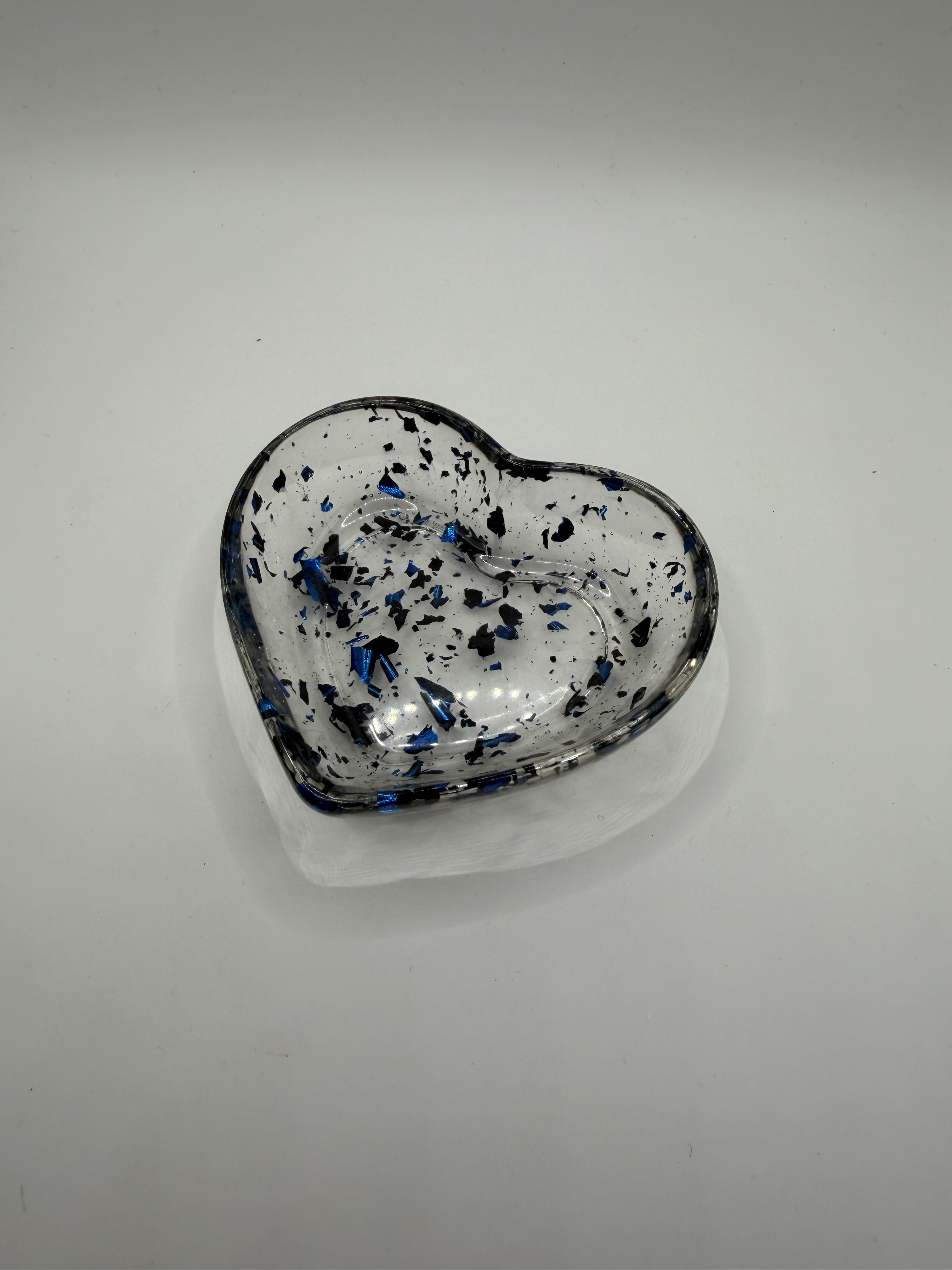 Coeur 8cm - feuille noire et bleue
