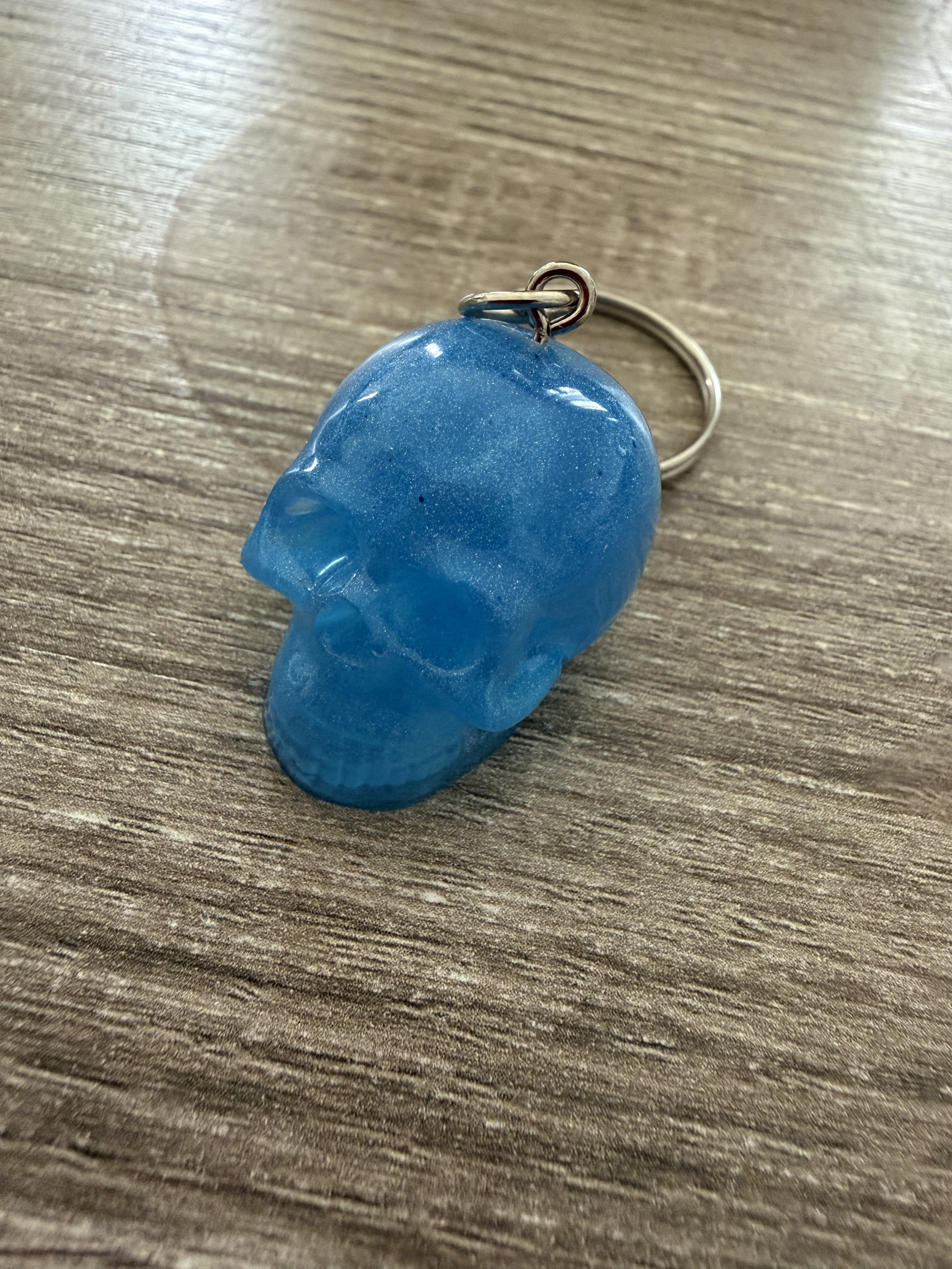 Porte clé tête de mort bleu