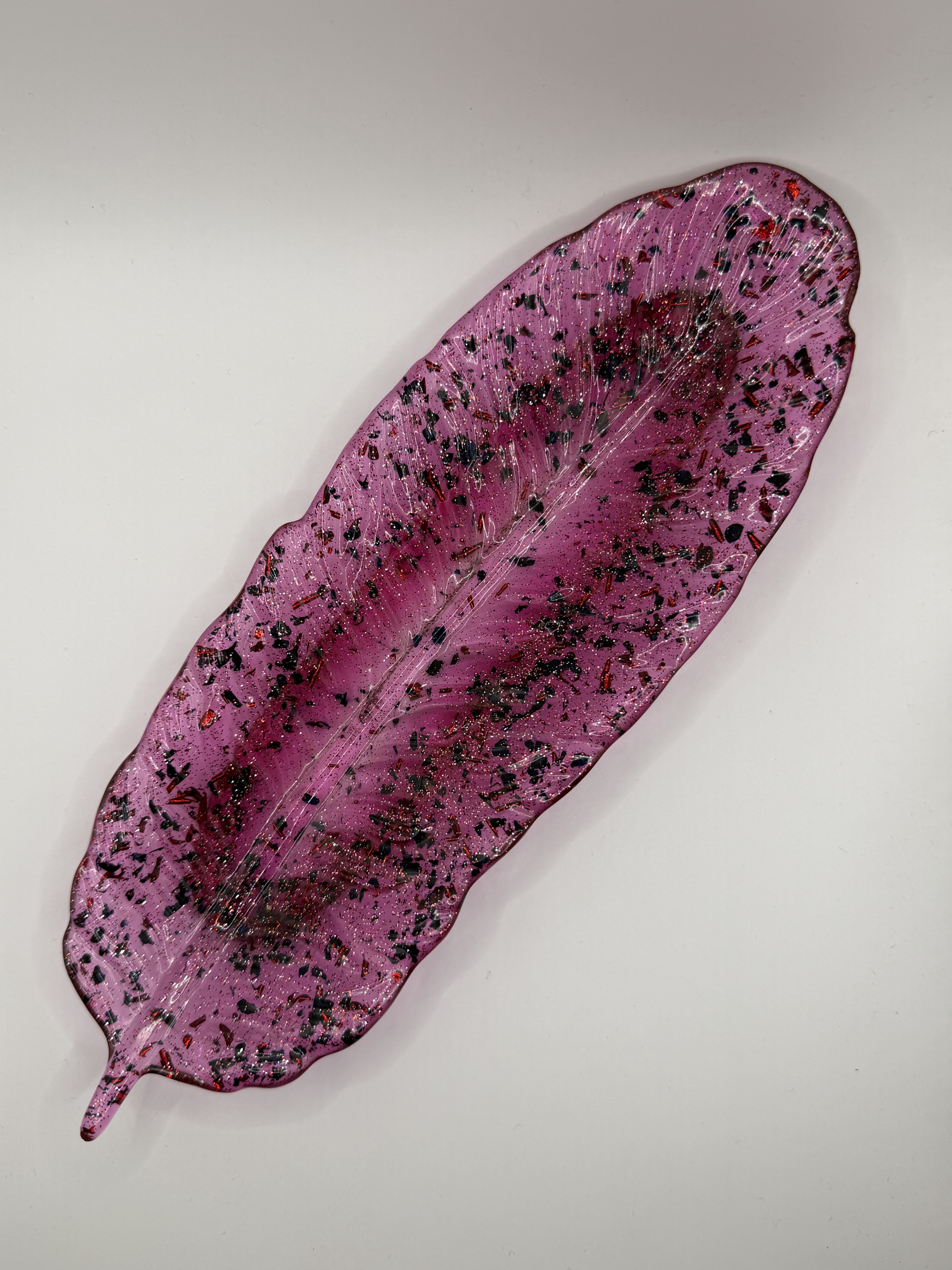 Plume - rose feuille rouge et noire