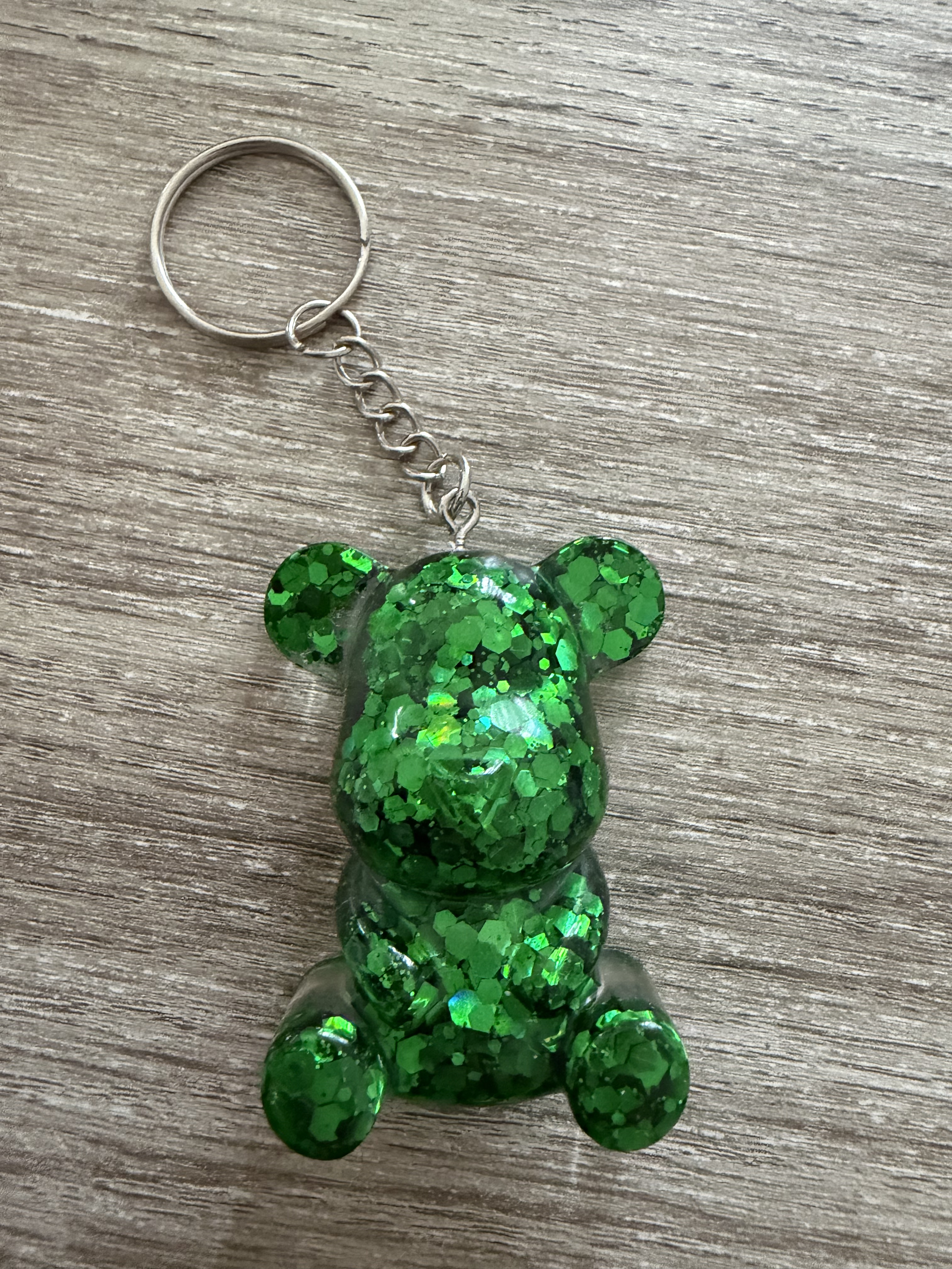 Porte clé ourson 55mm paillette verte