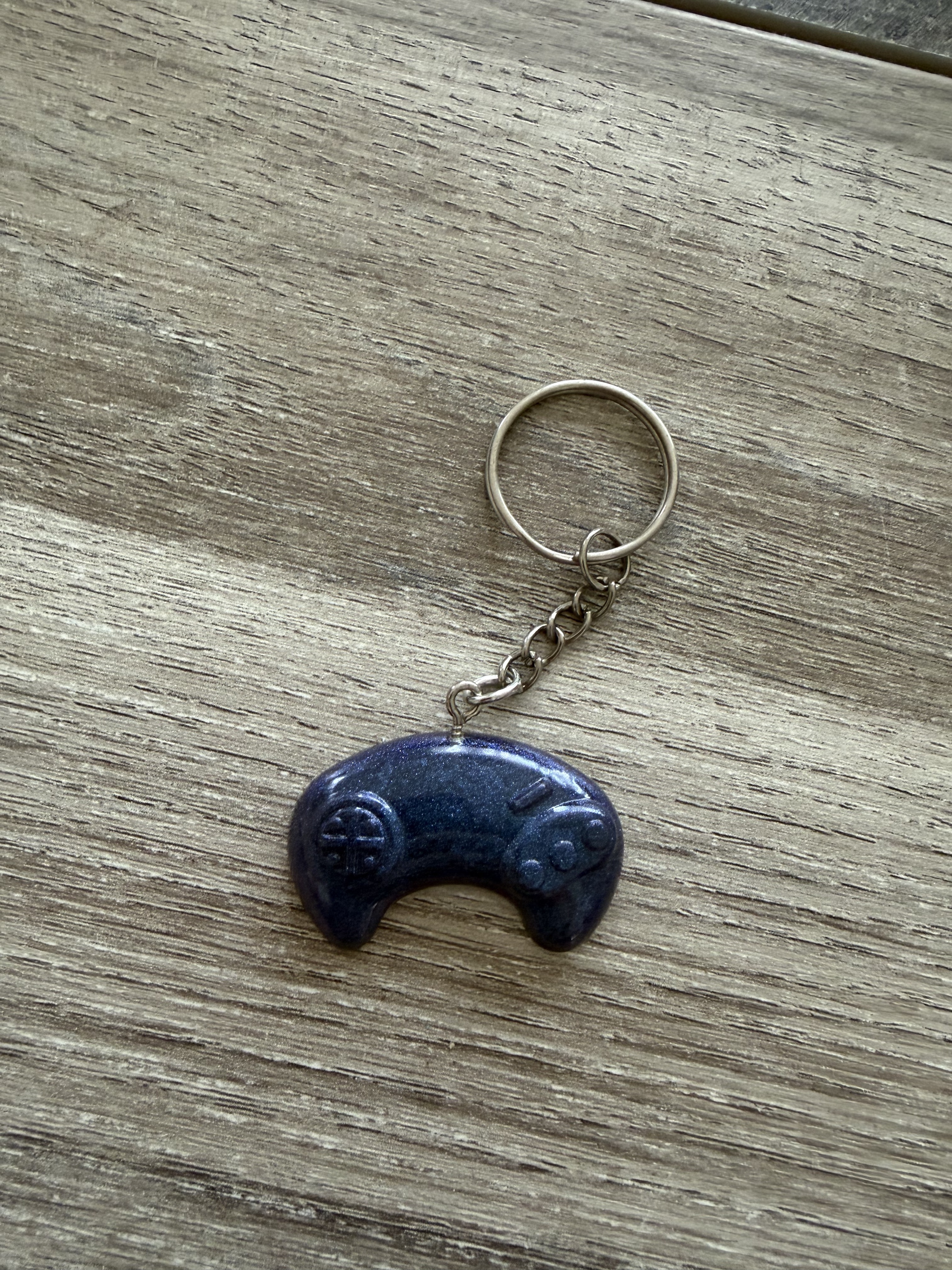 Porte clé manette 1 violet métallisé